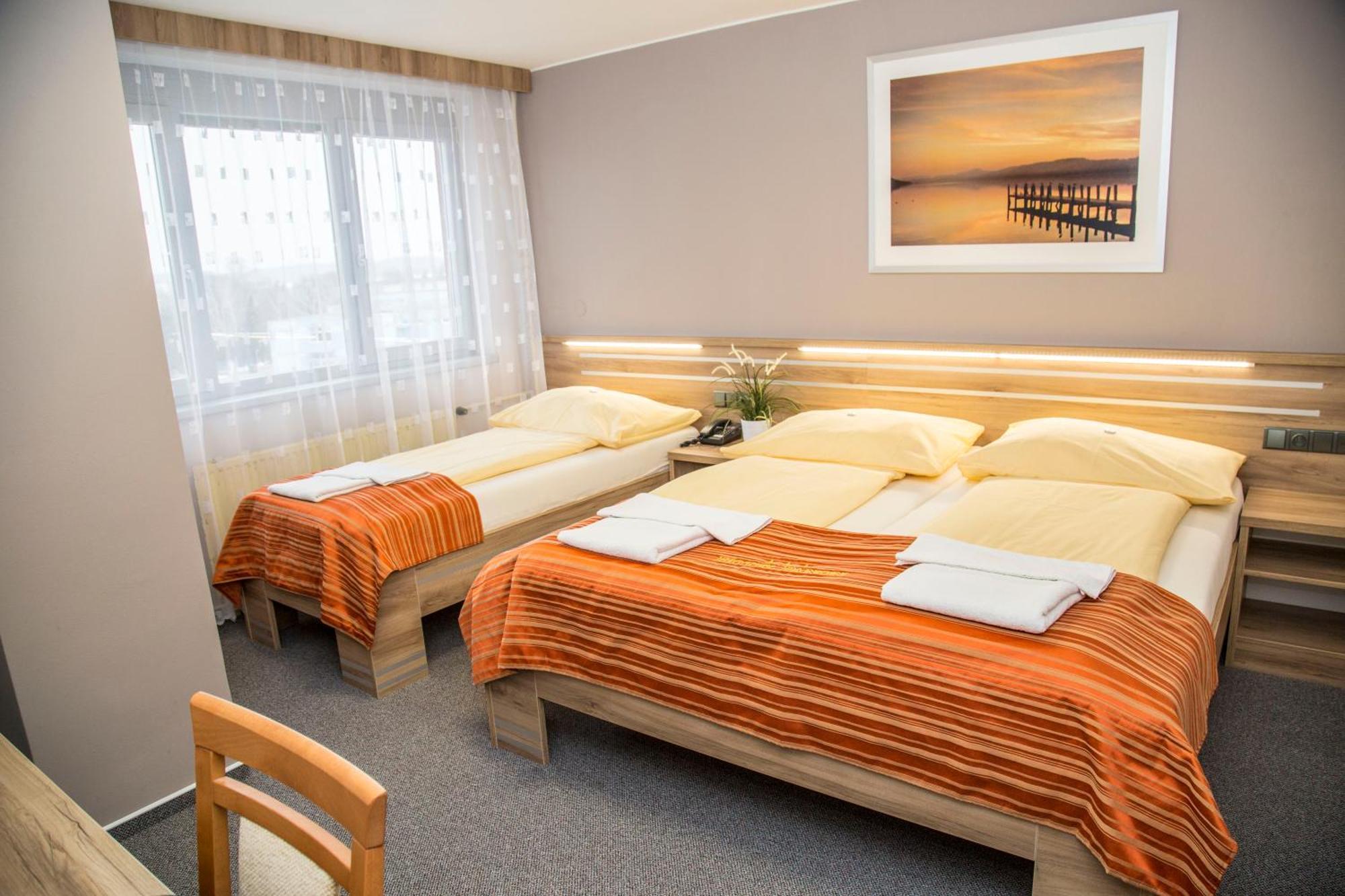 Hotel Panon Hodonin Ngoại thất bức ảnh