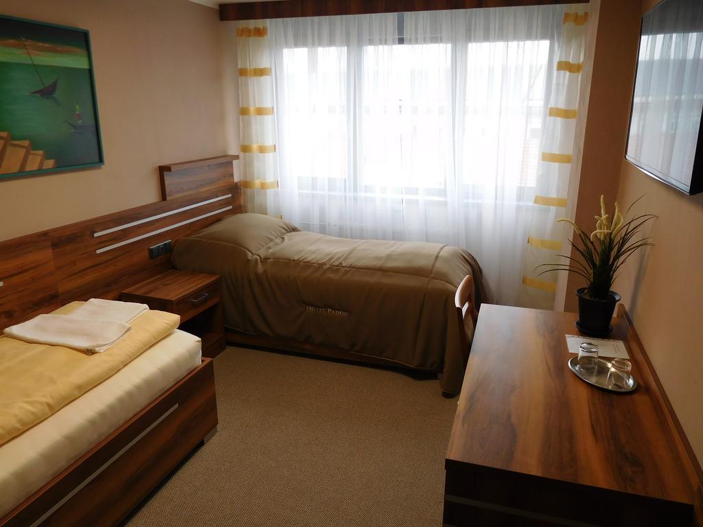 Hotel Panon Hodonin Ngoại thất bức ảnh