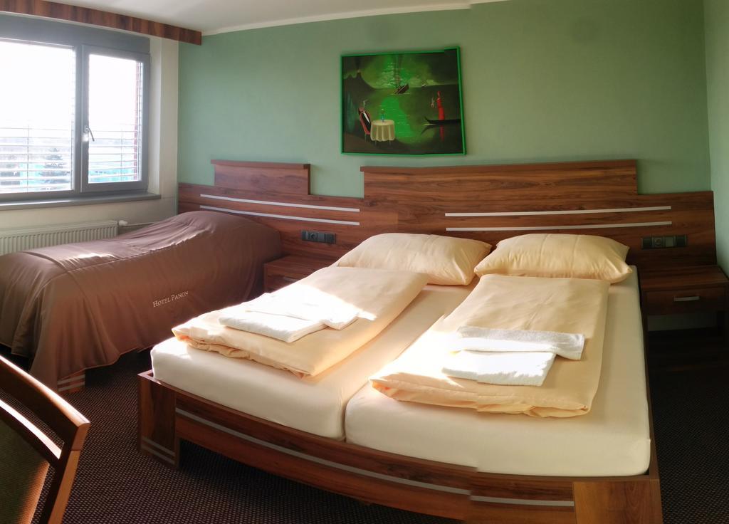 Hotel Panon Hodonin Ngoại thất bức ảnh