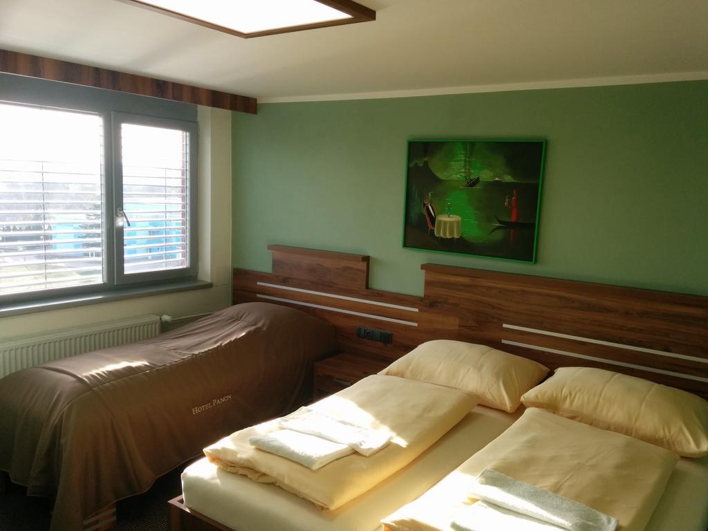 Hotel Panon Hodonin Ngoại thất bức ảnh