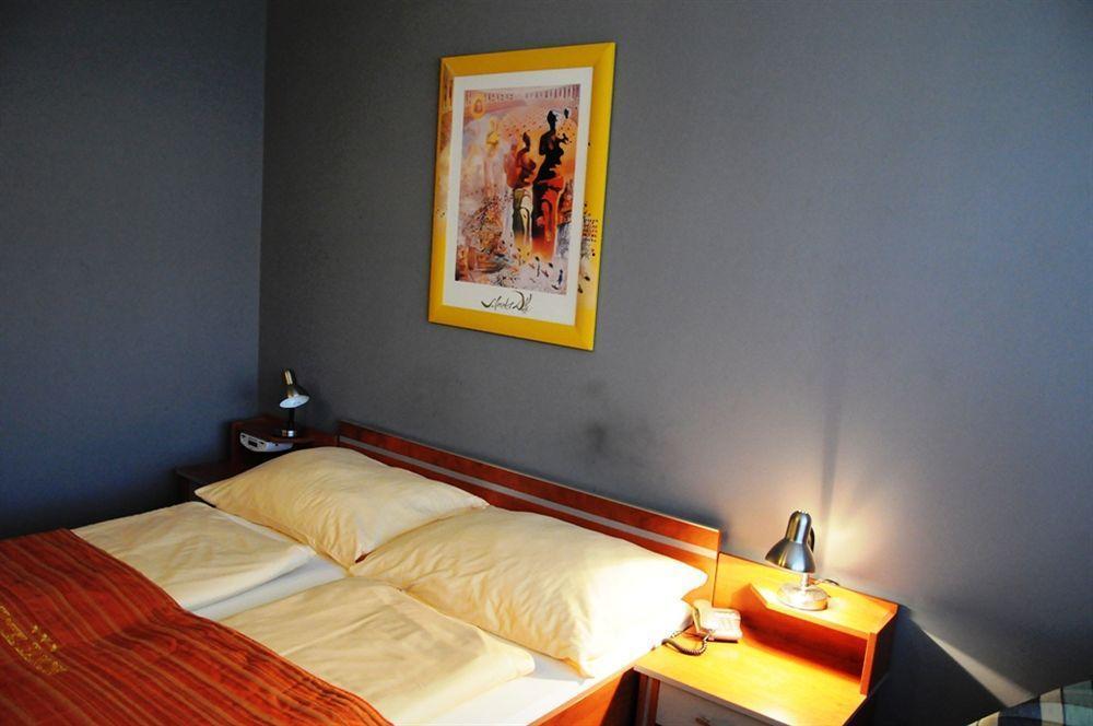 Hotel Panon Hodonin Ngoại thất bức ảnh