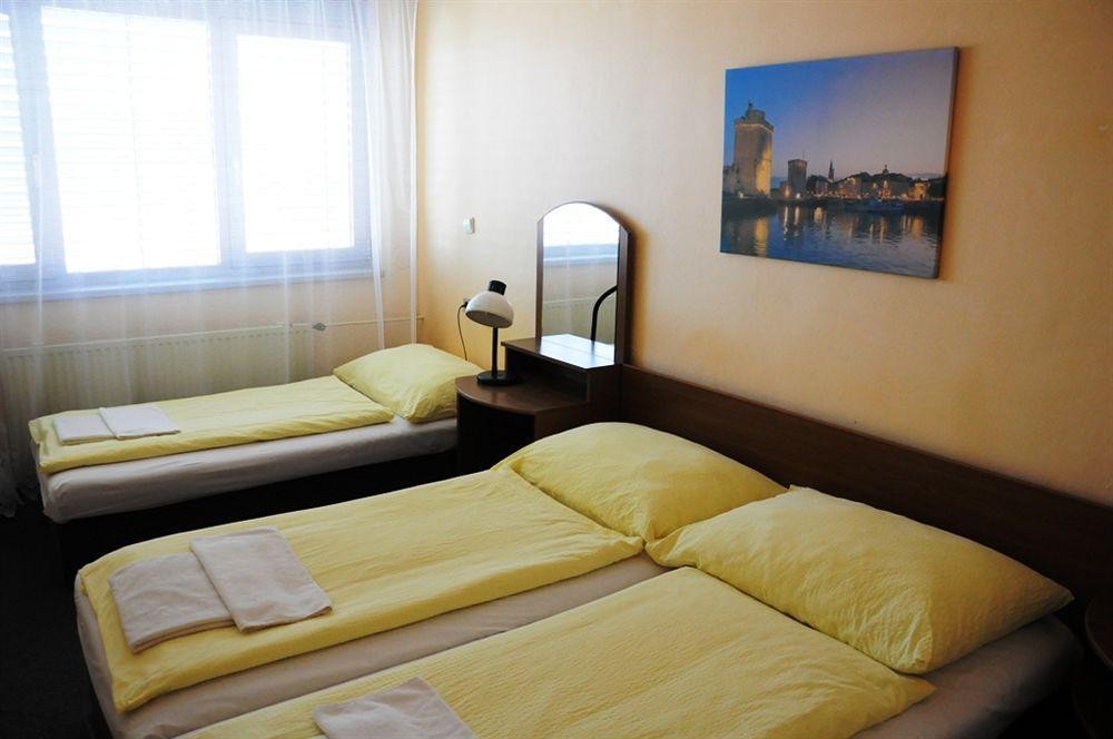 Hotel Panon Hodonin Ngoại thất bức ảnh