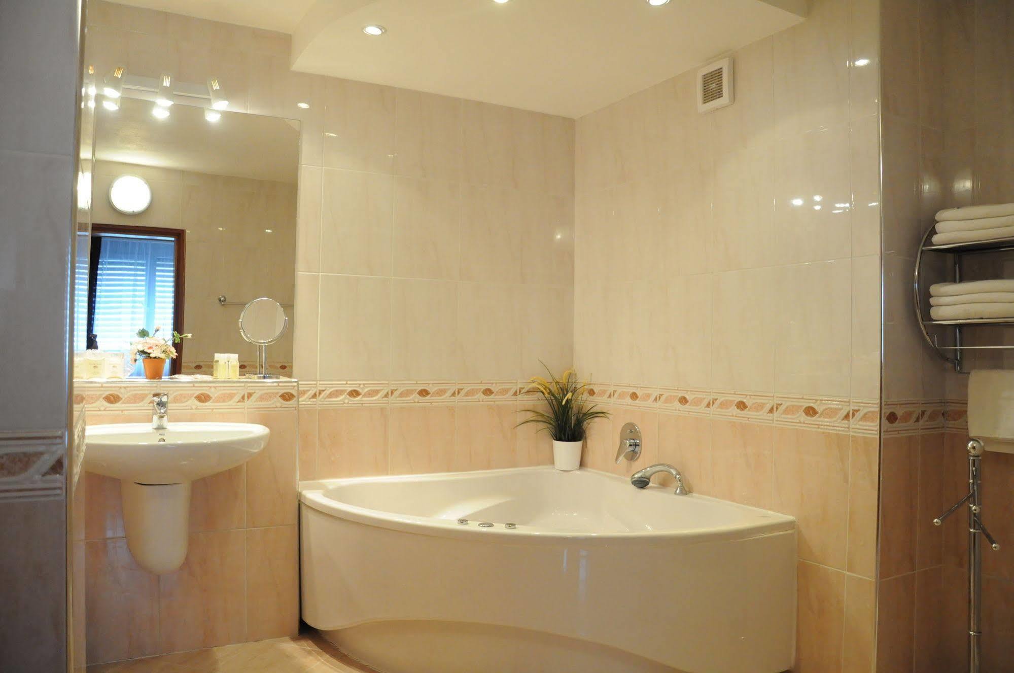 Hotel Panon Hodonin Ngoại thất bức ảnh