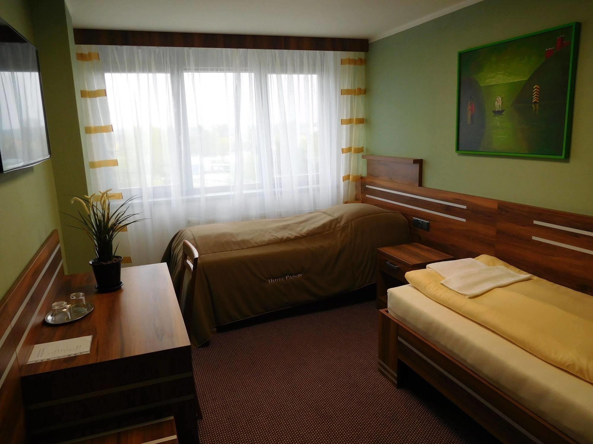 Hotel Panon Hodonin Ngoại thất bức ảnh