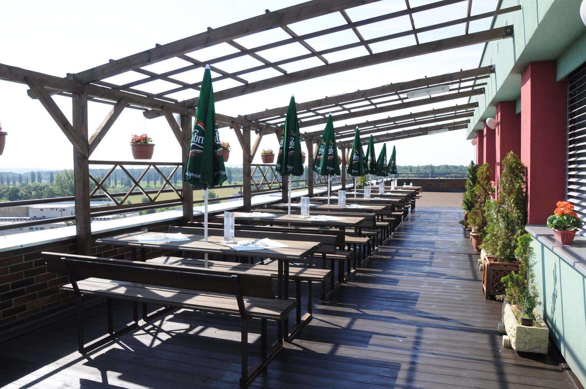 Hotel Panon Hodonin Ngoại thất bức ảnh